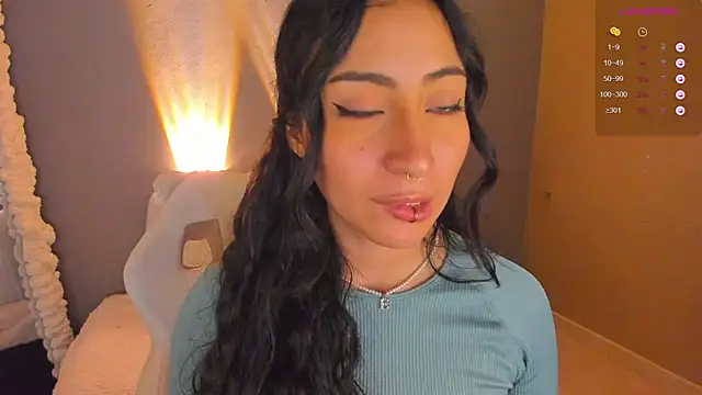 Snapshot of amber_curly chatting on January 31, 2025, 7:18 pm amber curly online show from January 31, 2025, 7:18 pm