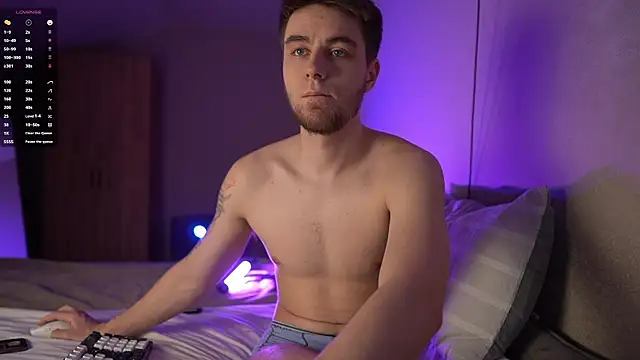 TaisonBrownX online show from April 1, 2026, 3:30 am