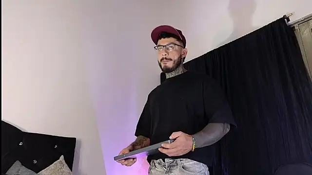 john cartter1 online show from October 24, 2025, 11:20 am