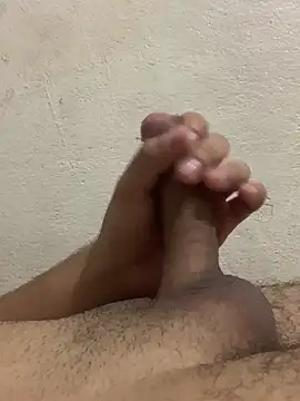 rodrig3105 online show from March 20, 2025, 1:46 am