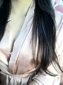  Linez  online show from December 1, 2025, 5:03 pm