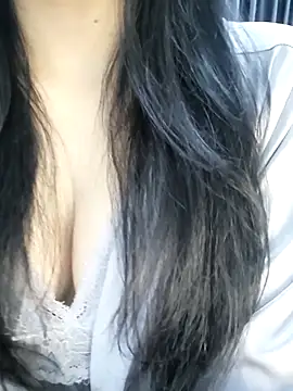 Snapshot of _Linez_ chatting on February 10, 2026, 7:02 pm Linez online show from February 10, 2026, 7:02 pm