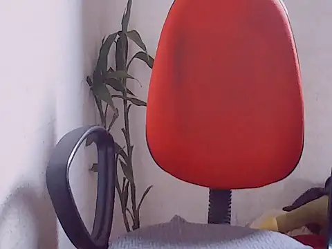 Snapshot of Haralushiaaax chatting on October 16, 2025, 1:14 am Haralushiaaax online show from October 16, 2025, 1:14 am