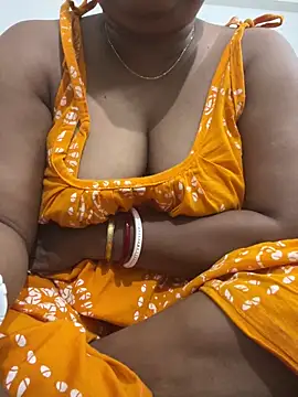 Snapshot of Nancy-22 chatting on November 18, 2025, 11:46 am Nancy-22 online show from November 18, 2025, 11:46 am