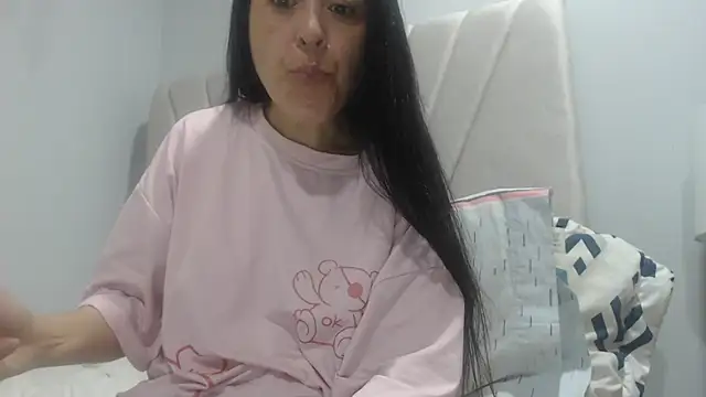 naughthyany16 online show from February 8, 2026, 10:13 am