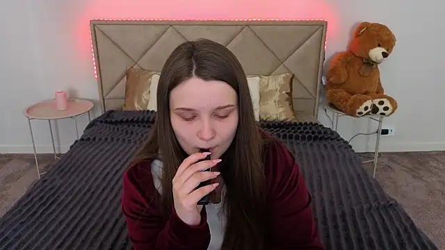 MagicPeachh  online show from April 22, 2026, 6:53 am