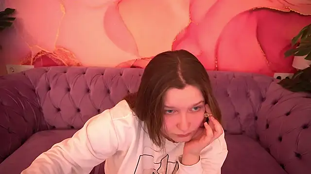 Snapshot of MagicPeachh_ chatting on November 28, 2025, 7:19 am MagicPeachh online show from November 28, 2025, 7:19 am