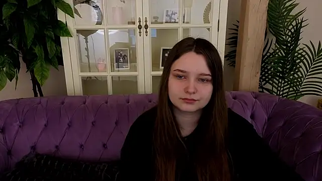 MagicPeachh  online show from April 3, 2026, 6:09 am