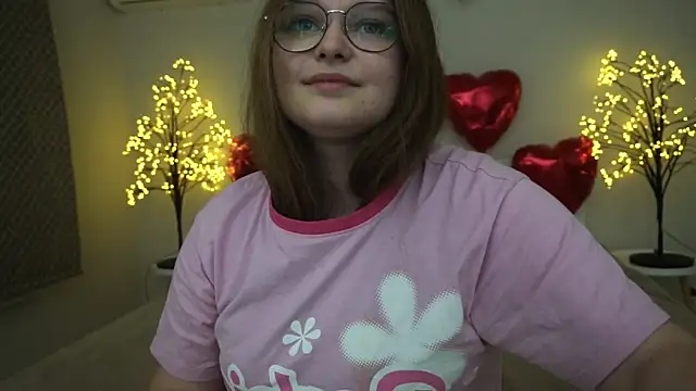 Snapshot of MagicPeachh_ chatting on February 28, 2025, 4:31 pm MagicPeachh online show from February 28, 2025, 4:31 pm