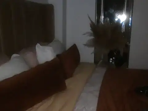 jasmineswetty6969 online show from February 21, 2025, 9:43 pm