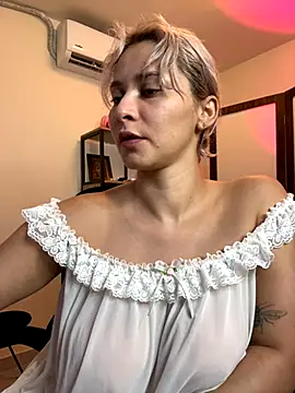 Snapshot of Ramona_Flower chatting on September 20, 2025, 2:05 am Ramona Flower online show from September 20, 2025, 2:05 am