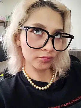 Snapshot of Ramona_Flower chatting on September 28, 2025, 9:11 pm Ramona Flower online show from September 28, 2025, 9:11 pm