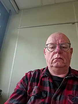 andrejoyfull64 online show from October 16, 2025, 8:22 am