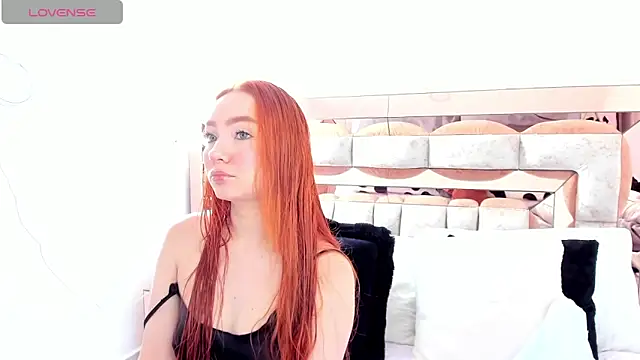 CamiiLovers online show from November 8, 2025, 5:38 pm