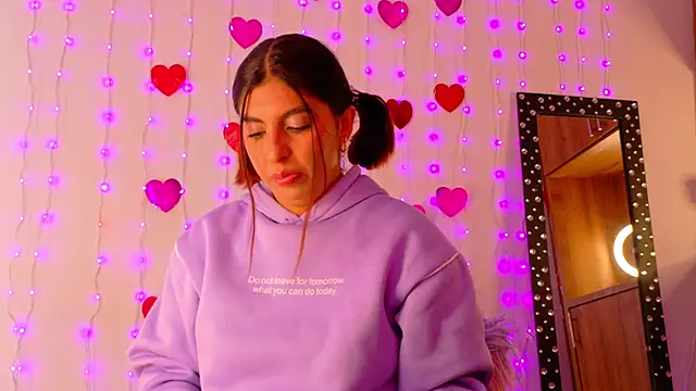 im anna  online show from February 21, 2026, 9:39 pm