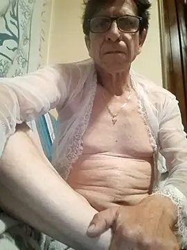 Snapshot of felice66 chatting on October 16, 2025, 4:10 am felice66 online show from October 16, 2025, 4:10 am