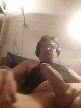 Snapshot of felice66 chatting on February 19, 2025, 10:31 pm felice66 online show from February 19, 2025, 10:31 pm