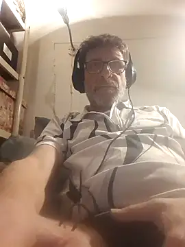 Snapshot of felice66 chatting on February 2, 2025, 2:34 pm felice66 online show from February 2, 2025, 2:34 pm