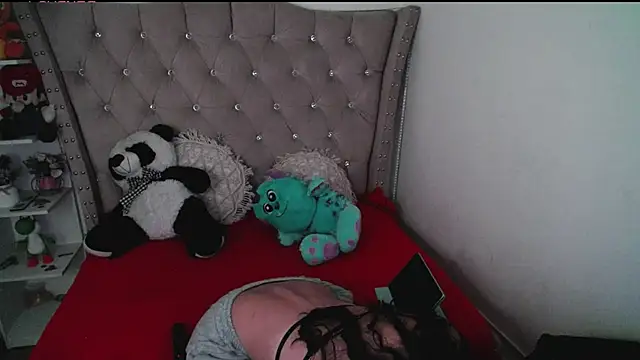 Snapshot of CherieCurl chatting on September 13, 2025, 10:21 pm CherieCurl online show from September 13, 2025, 10:21 pm