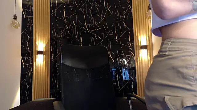 Snapshot of Bella_salvatore chatting on May 26, 2026, 7:34 pm Bella salvatore online show from May 26, 2026, 7:34 pm