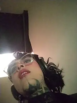 taaylor33 online show from February 14, 2026, 6:08 pm