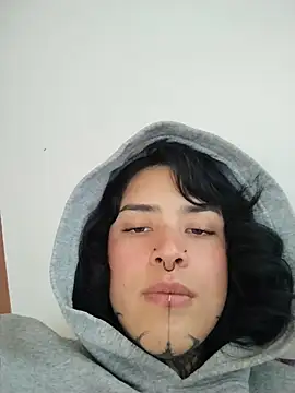 taaylor33 online show from April 3, 2026, 10:16 pm