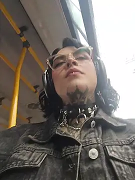 taaylor33 online show from February 28, 2026, 8:41 pm