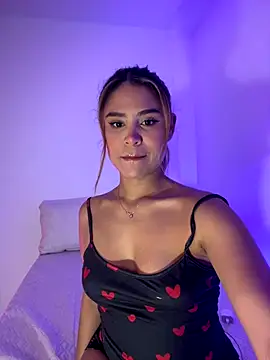 HaileyBaldwin online show from November 21, 2025, 3:27 am