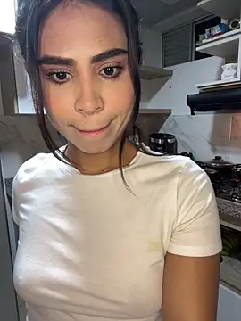 HaileyBaldwin online show from January 31, 2025, 2:26 am