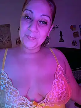 DeeLight124 online show from July 7, 2026, 4:15 am