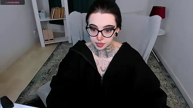 Snapshot of Dixi_Pixi_ chatting on June 25, 2026, 7:13 am Dixi Pixi online show from June 25, 2026, 7:13 am