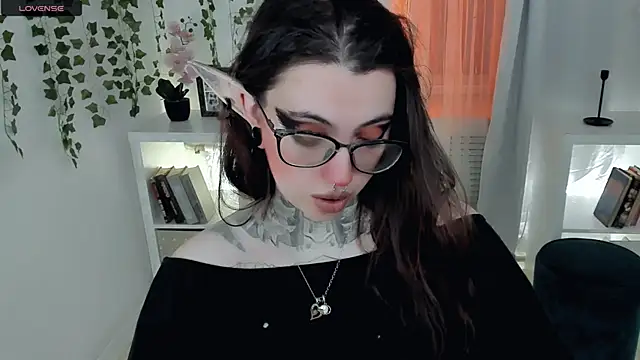 Snapshot of Dixi_Pixi_ chatting on December 14, 2025, 5:46 am Dixi Pixi online show from December 14, 2025, 5:46 am