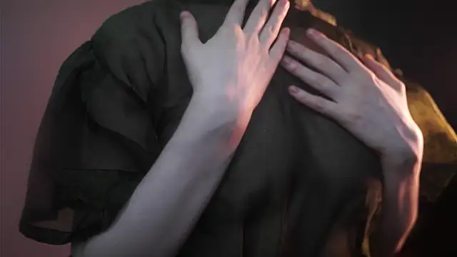 ginger hugs online show from October 14, 2025, 10:09 pm