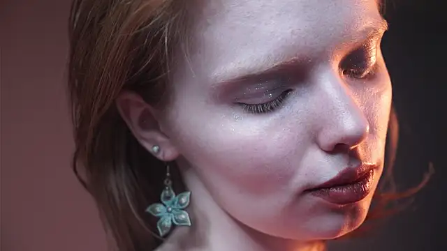 ginger hugs online show from November 17, 2025, 10:14 pm