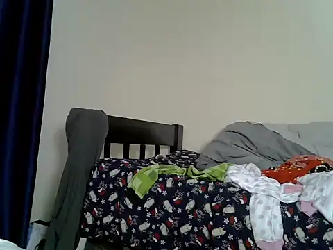 Snapshot of curvy_natallie chatting on September 17, 2025, 9:22 am curvy natallie online show from September 17, 2025, 9:22 am
