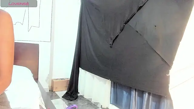 latinaStepmom online show from April 21, 2026, 1:42 am