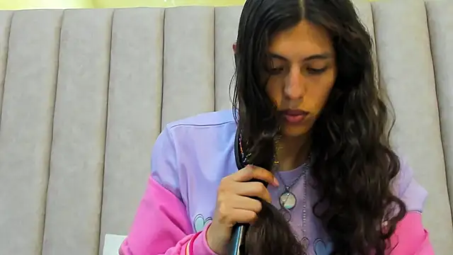 FreyaMoller online show from February 28, 2025, 7:25 pm