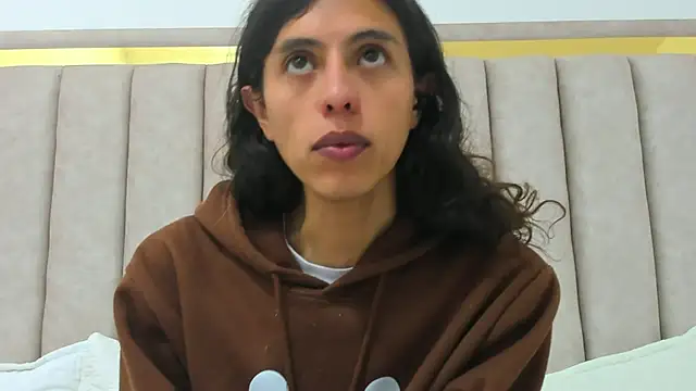 FreyaMoller online show from February 26, 2026, 7:03 pm