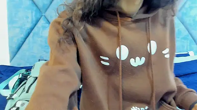 FreyaMoller online show from February 6, 2026, 7:32 pm