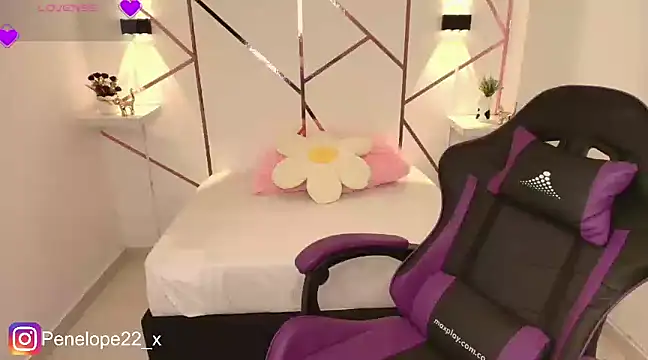 Snapshot of penelope22x_ chatting on February 25, 2025, 4:14 am penelope22x online show from February 25, 2025, 4:14 am