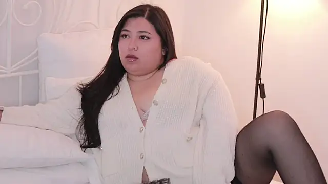Snapshot of Adia_ chatting on February 17, 2025, 2:53 am Adia online show from February 17, 2025, 2:53 am