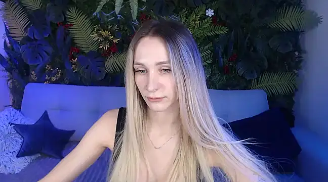 Horny Blond online show from January 15, 2025, 9:02 am