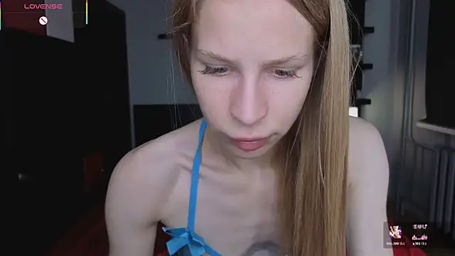 Snapshot of Elis_Fox chatting on July 14, 2026, 8:08 am Elis Fox online show from July 14, 2026, 8:08 am