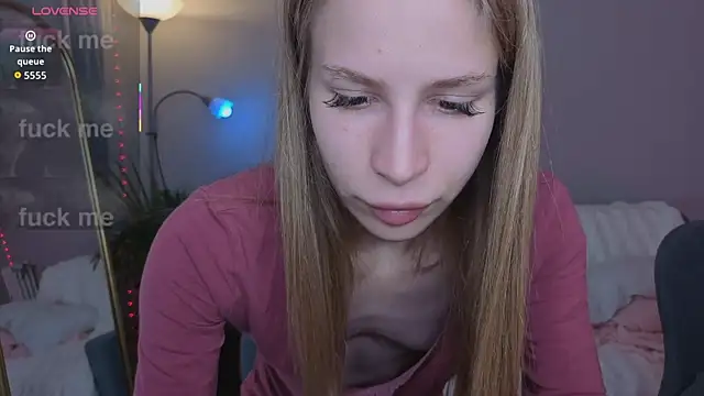 Elis Fox online show from May 18, 2026, 10:42 am