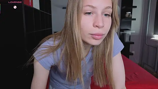 Elis Fox online show from May 24, 2026, 8:03 am