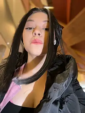 Snapshot of Times__Square chatting on February 5, 2025, 6:02 am Times Square online show from February 5, 2025, 6:02 am