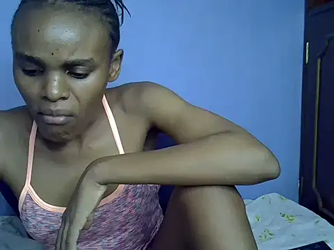 Snapshot of Queen_petite_ chatting on March 20, 2025, 1:15 pm Queen petite online show from March 20, 2025, 1:15 pm