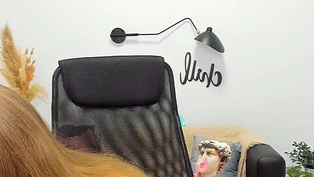 LolaWilsons online show from March 11, 2025, 12:28 pm