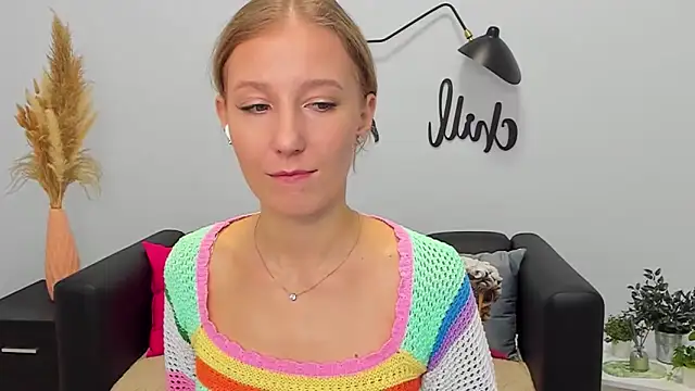 LolaWilsons online show from November 3, 2025, 11:14 am