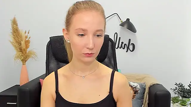 LolaWilsons online show from March 13, 2025, 6:16 am